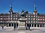 Statue of Felipe III on horseback in the Plaza Mayor square